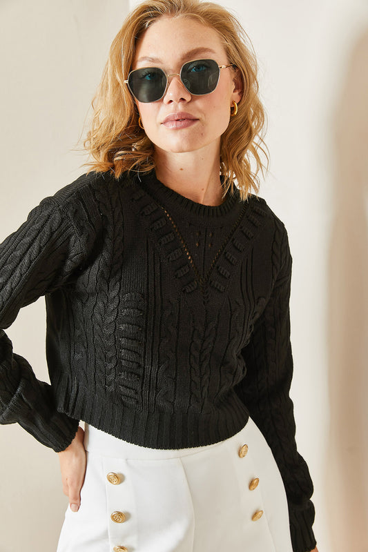 426 - Pull noir mailles crop top