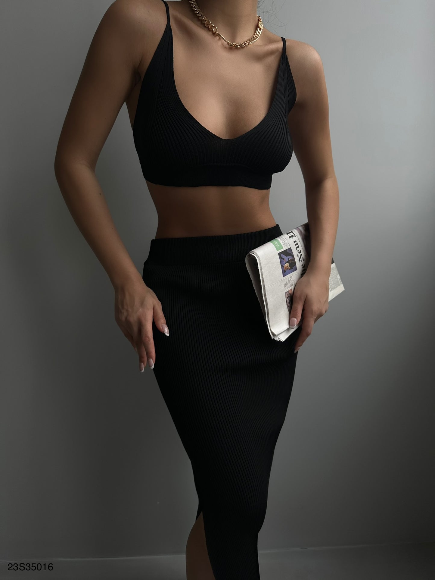 433 - Ensemble noir jupe + crop top