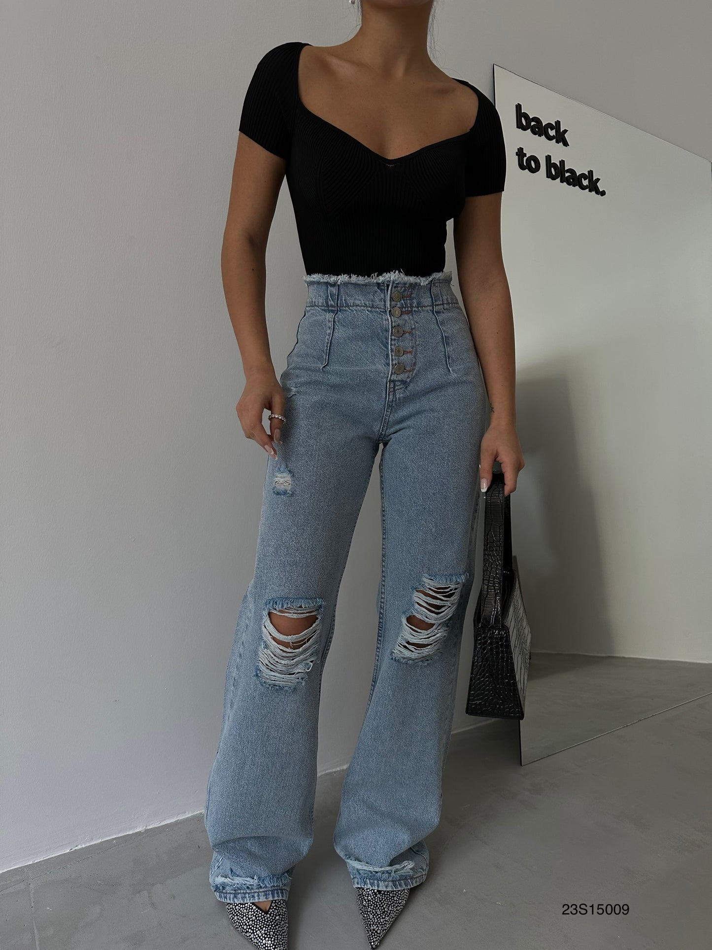Top noir décolleté Eva