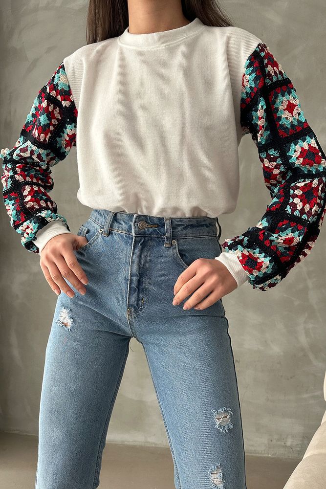 Pull blanc manches imprimées