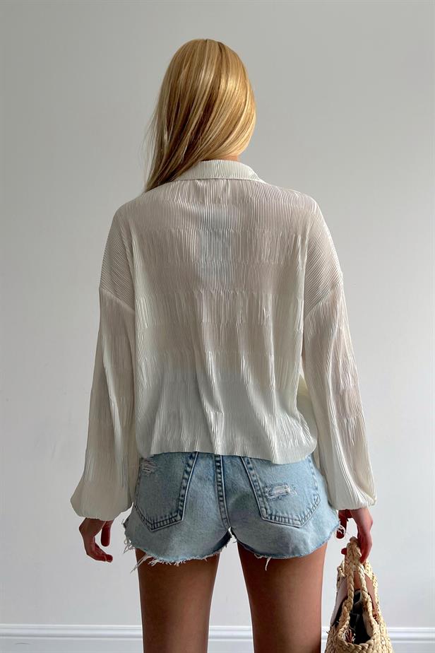 Chemise blanche relief