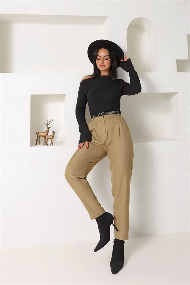 Pantalon carotte kaki + ceinture