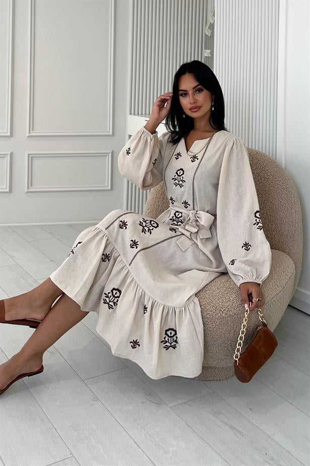 Robe brodée marron/beige