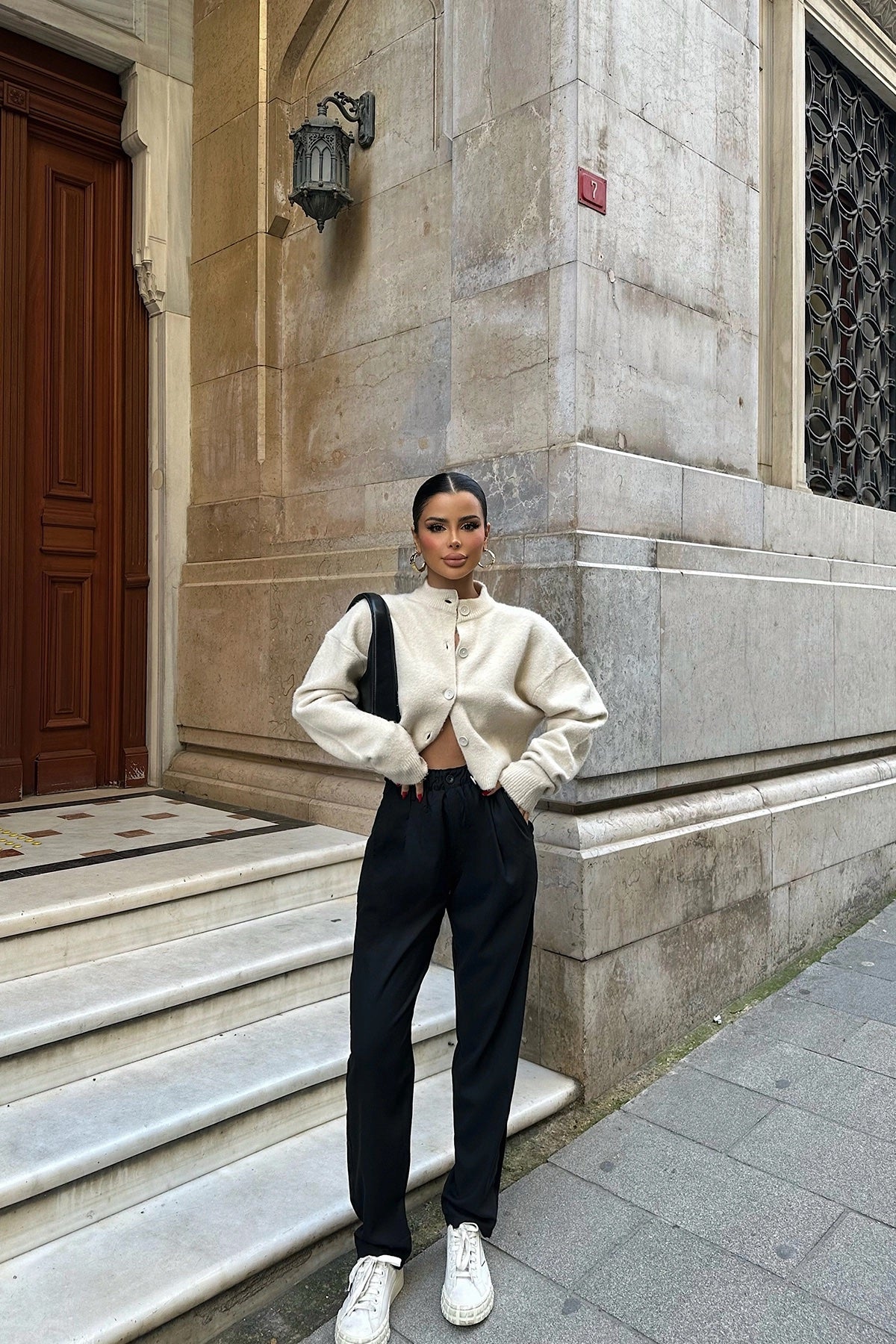 467 - Pantalon noir cintré