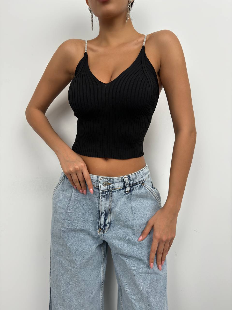 437 - Crop top noir + strass