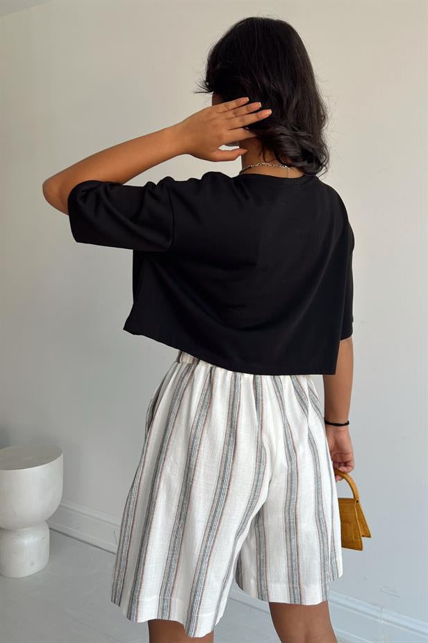 Tee-shirt noir court