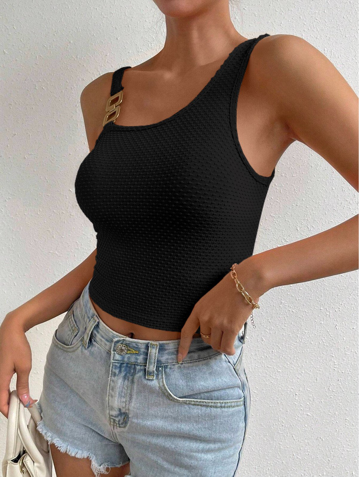 Top noir asymétrique