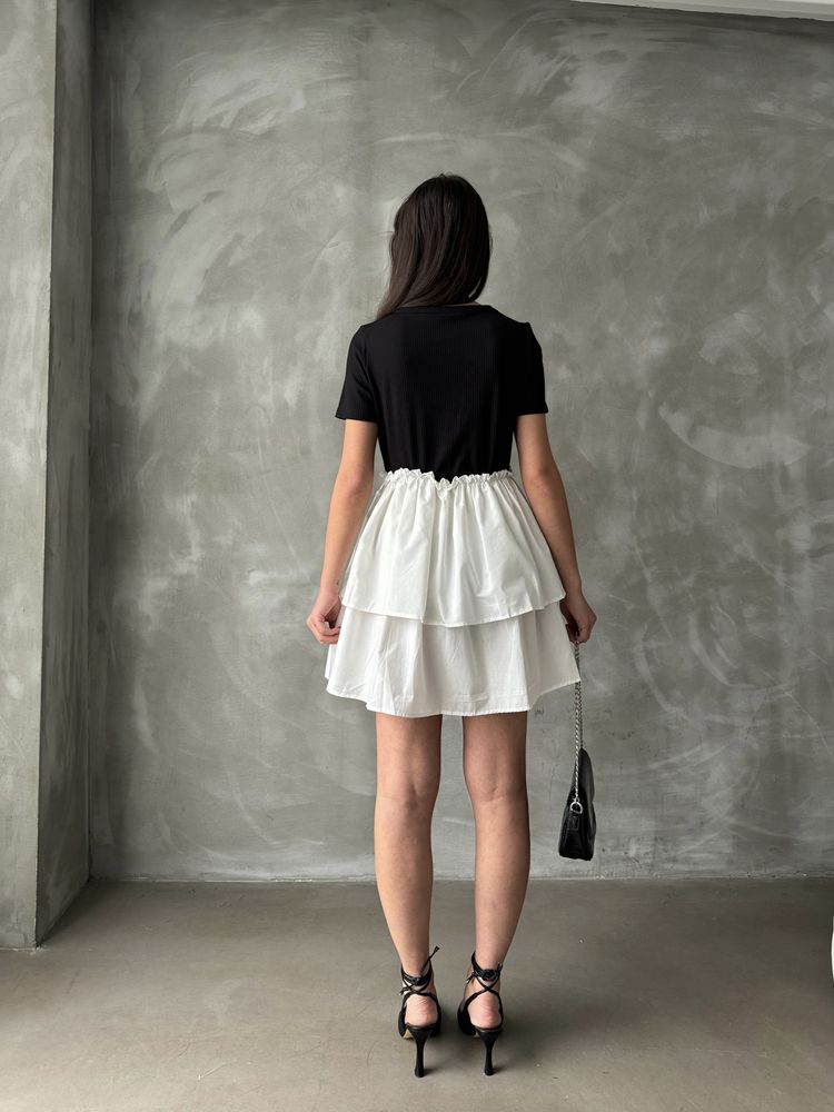 Robe blanche et noire