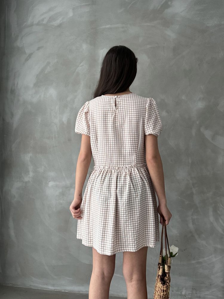 Robe beige carreaux
