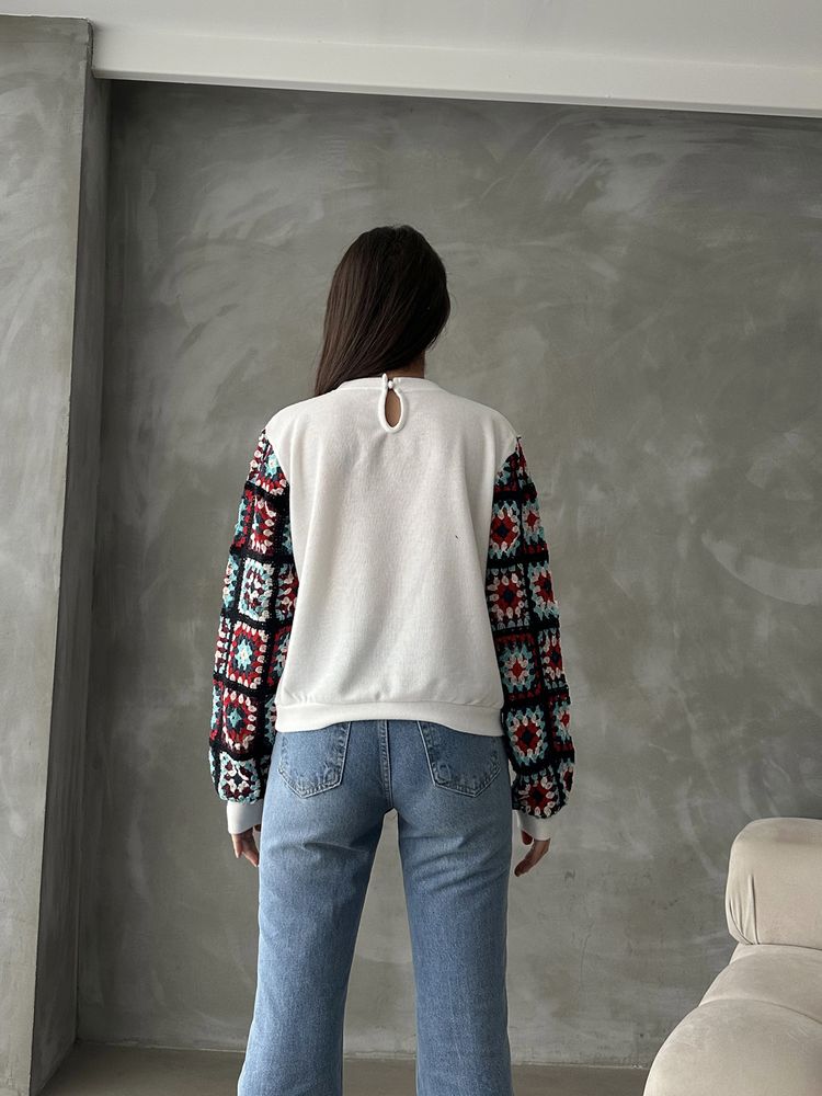 Pull blanc manches imprimées