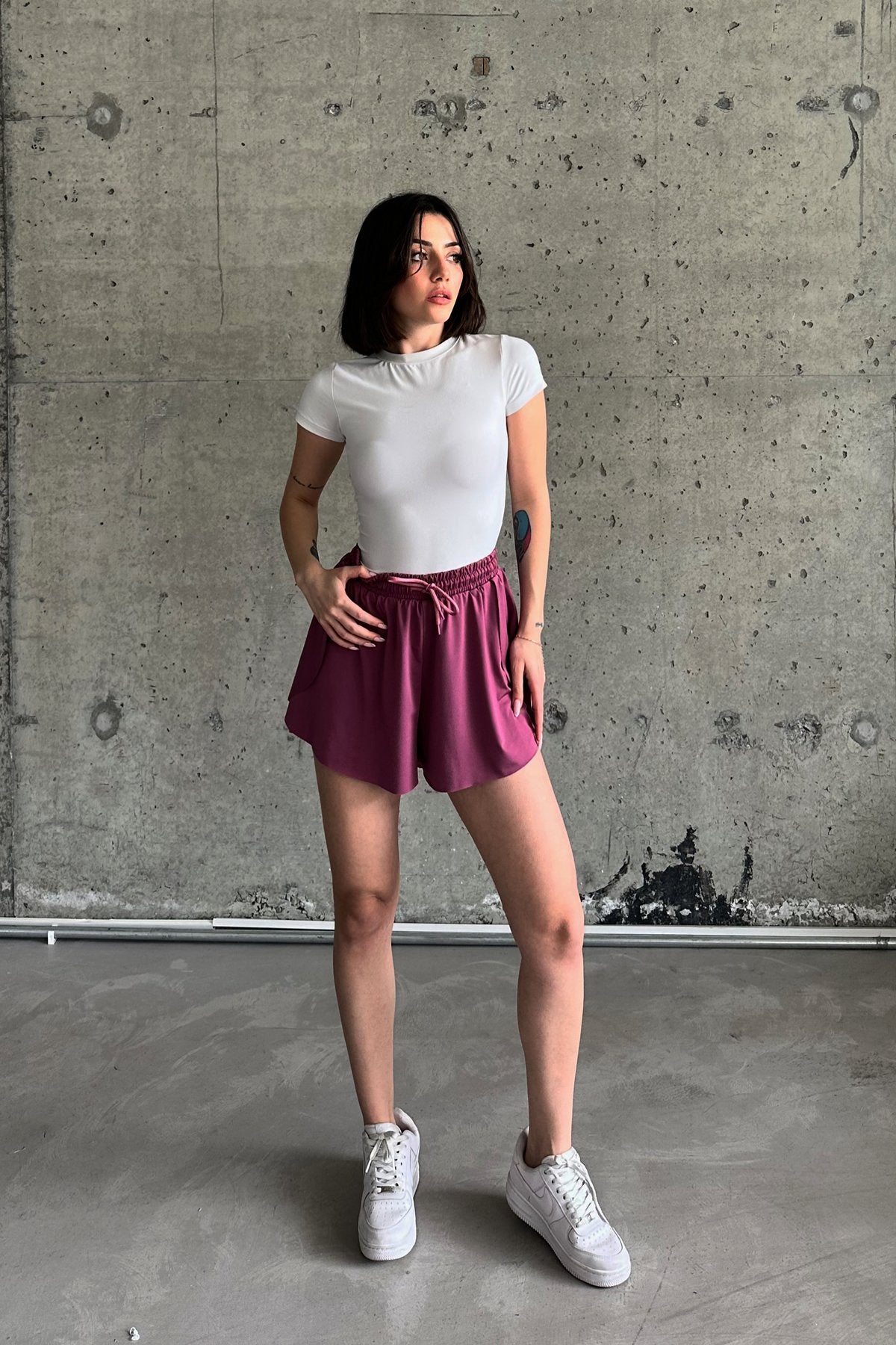 595 - Short ample mauve