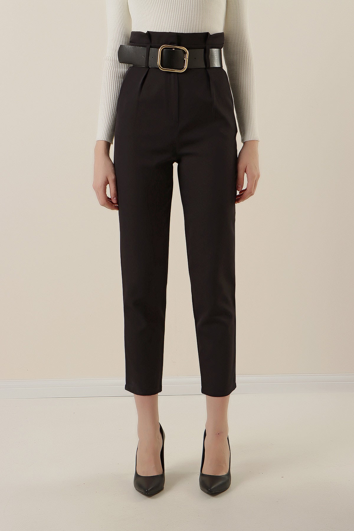 508 - Pantalon noir avec ceinture