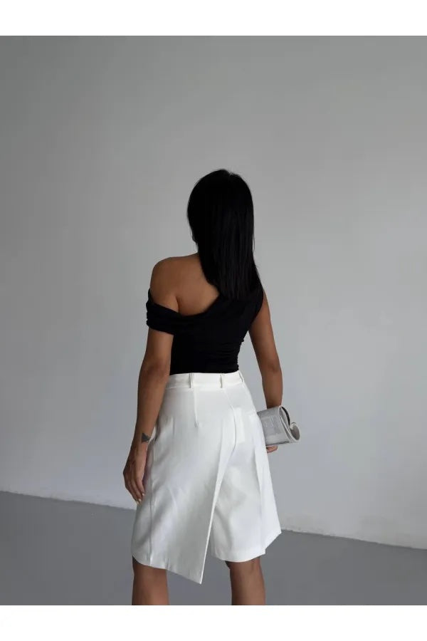 627 - Tee-shirt asymétrique noir