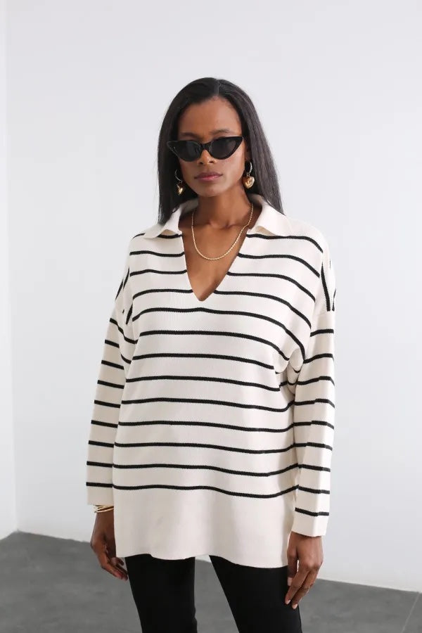 620 - Pull rayé noir et blanc
