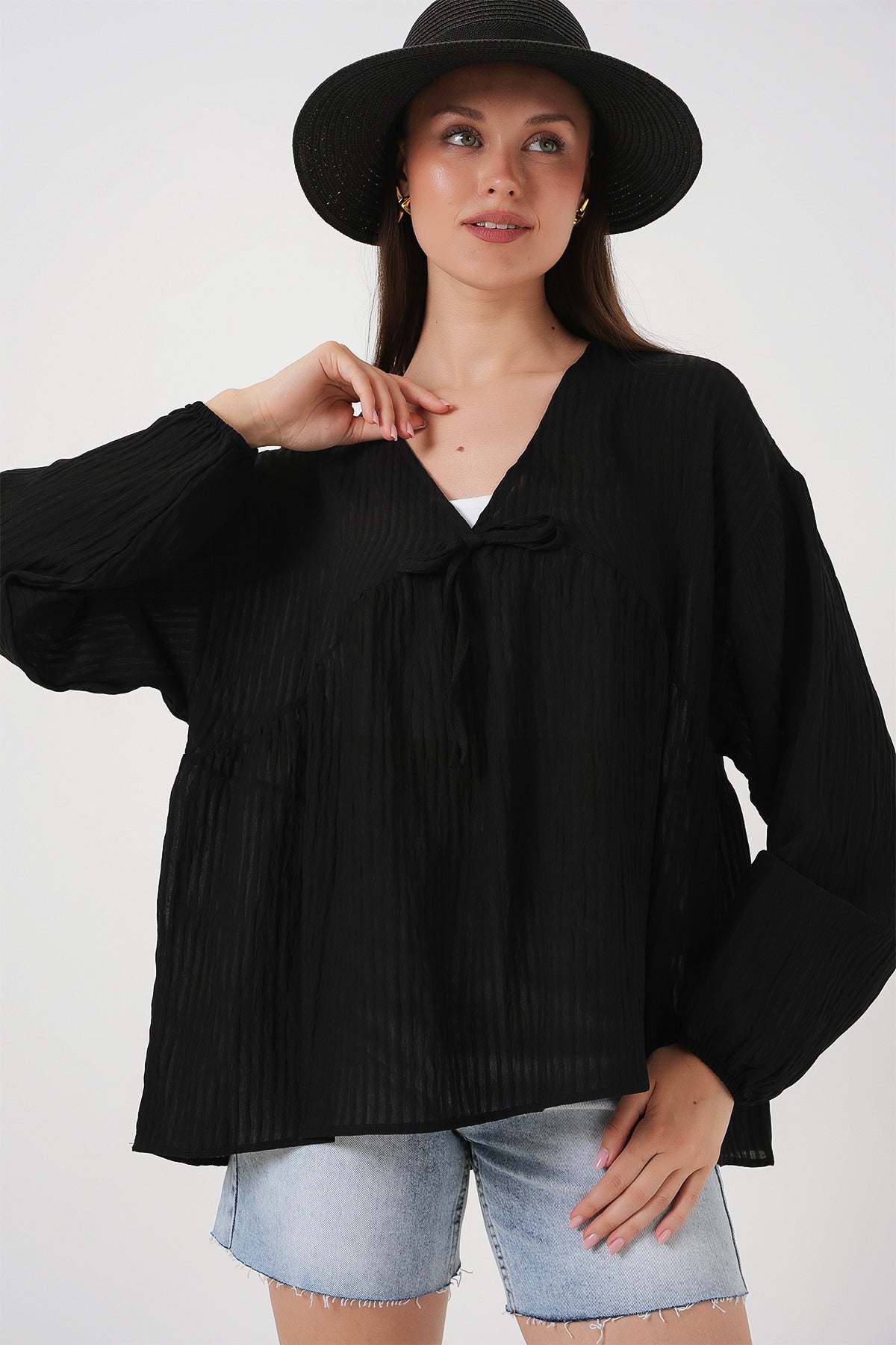 538 - Blouse col V noire