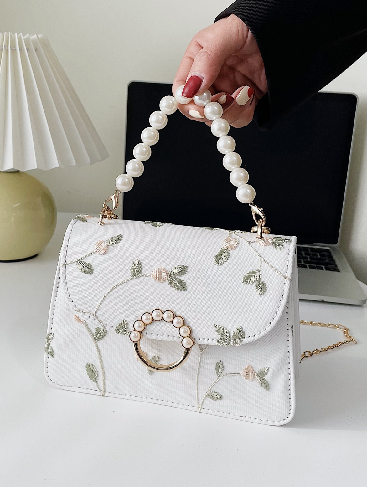 Petit Sac brodé et perles