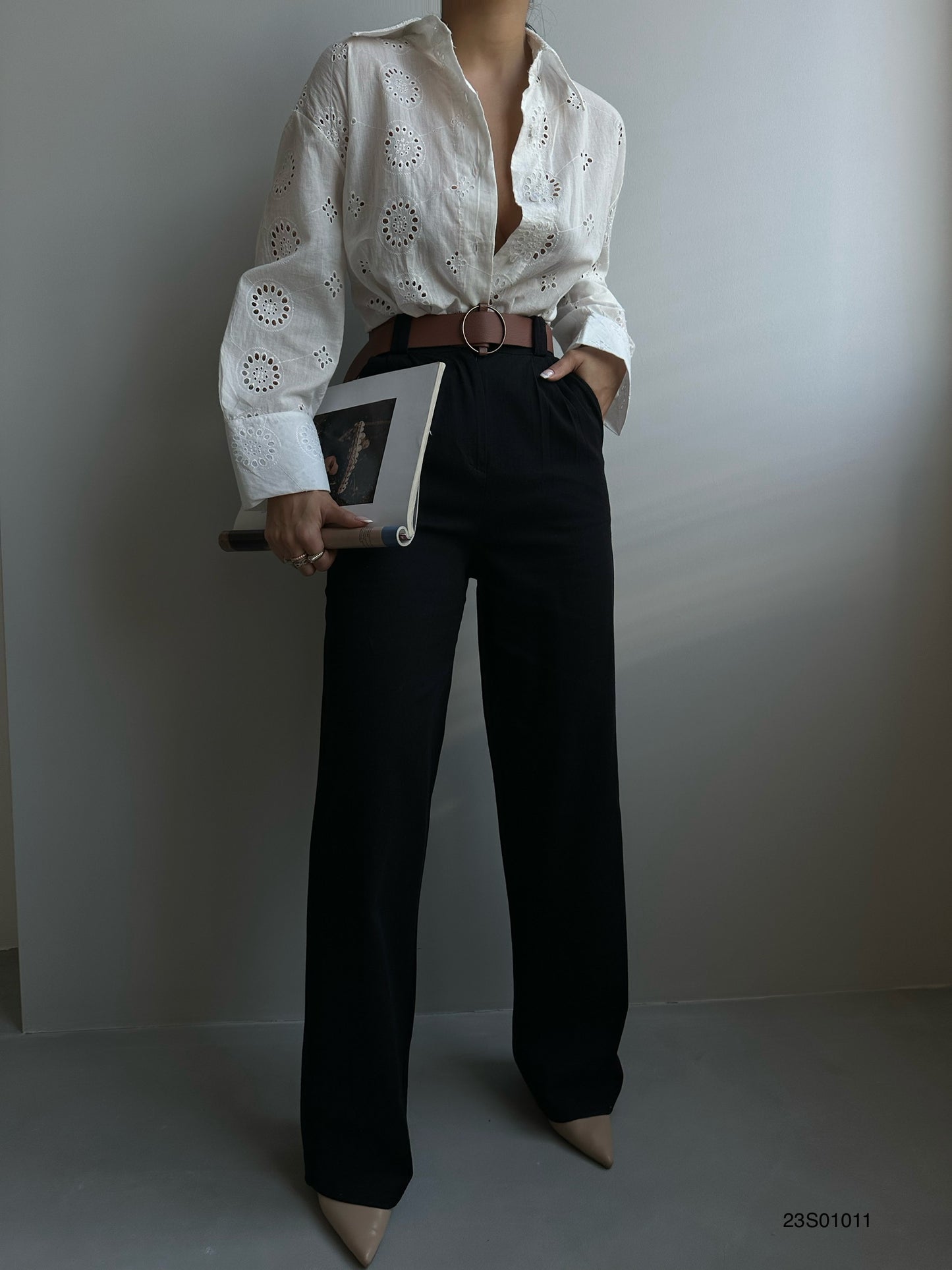 393 - Pantalon large ceinturé noir