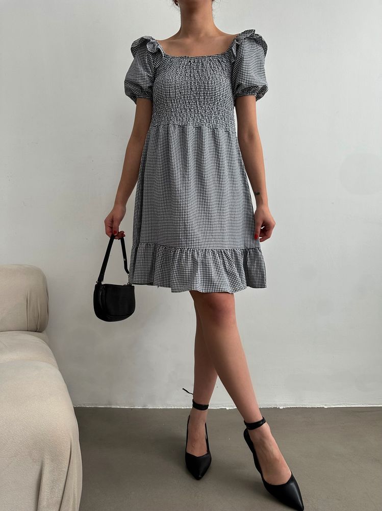 Robe à carreaux noire