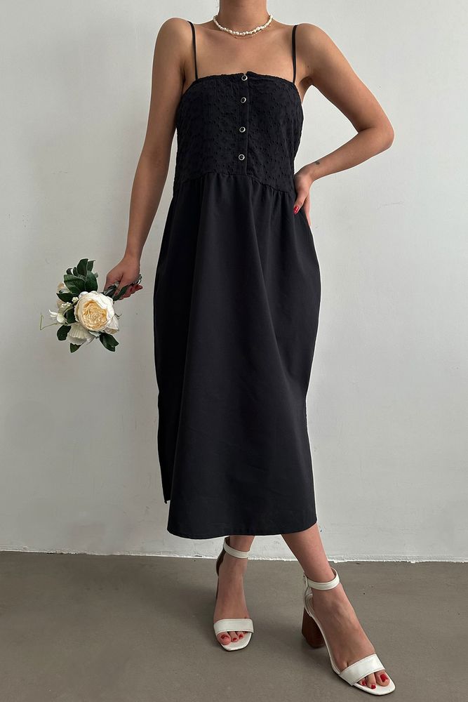 Robe noire à bretelles