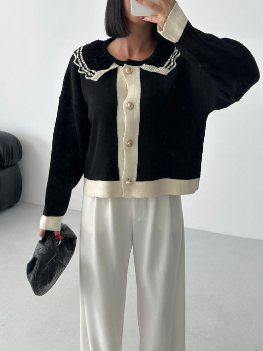 639 - Gilet noir et beige