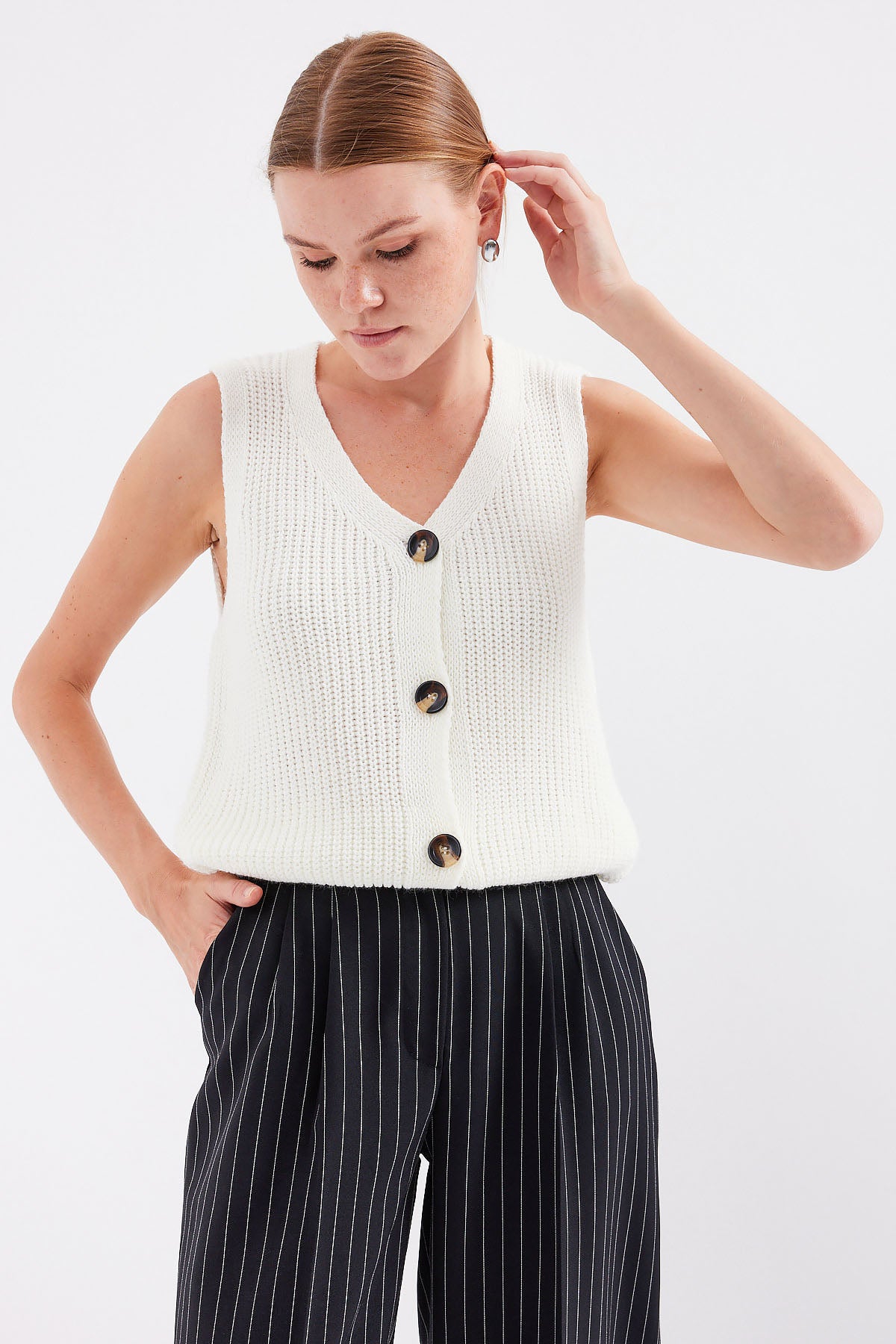 610 - Gilet boutonné blanc