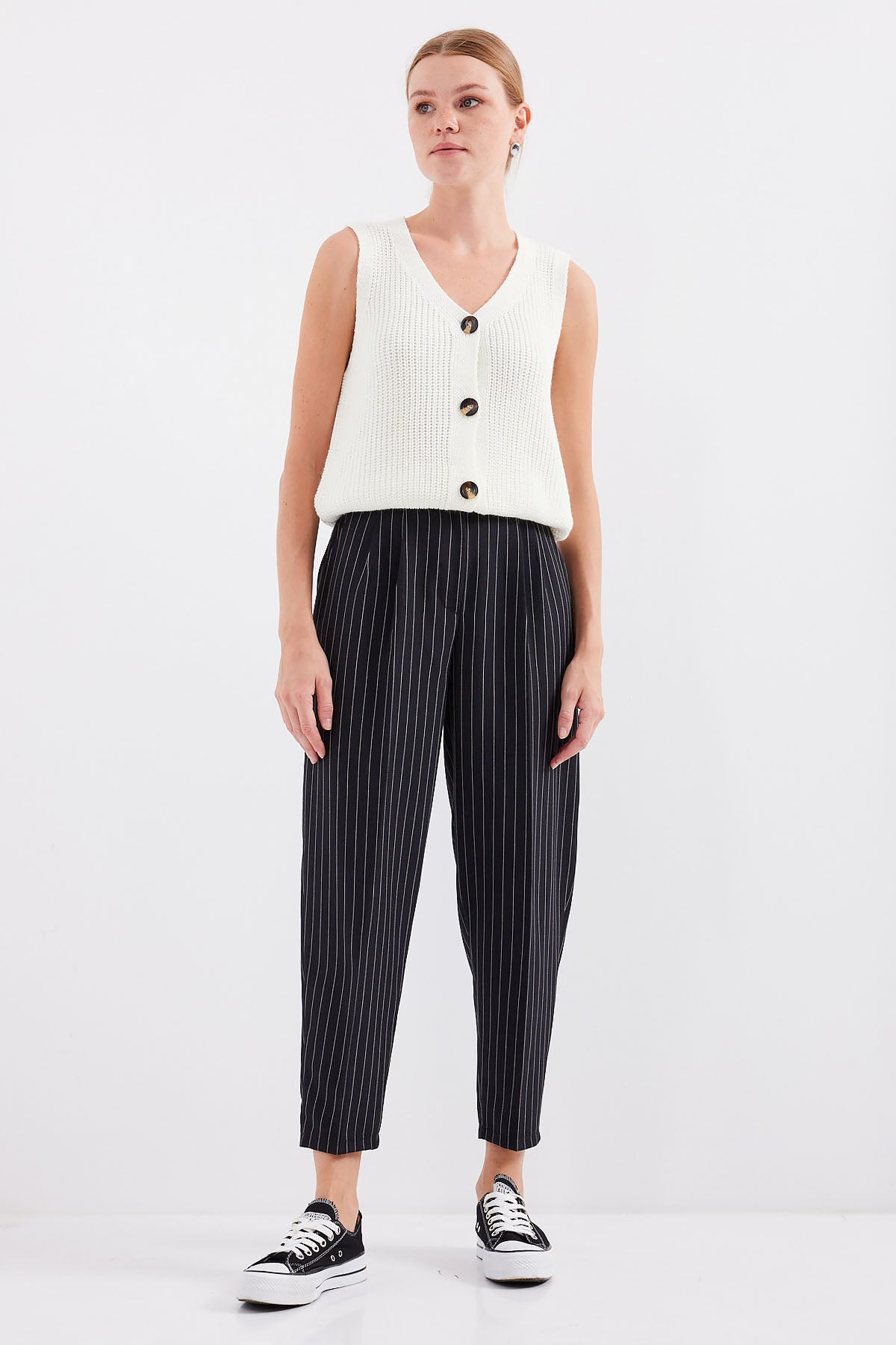 610 - Gilet boutonné blanc