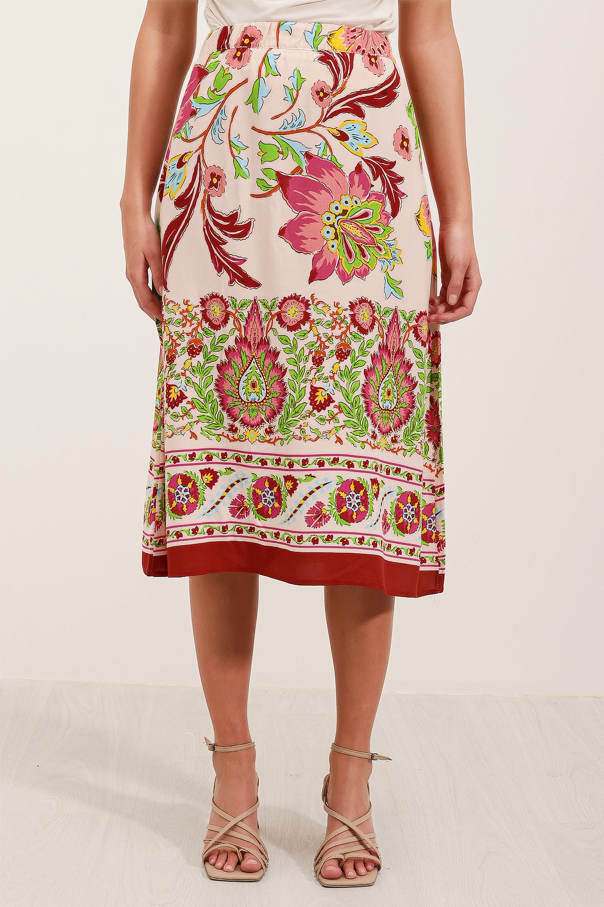 531 - Jupe midi à motifs rouge