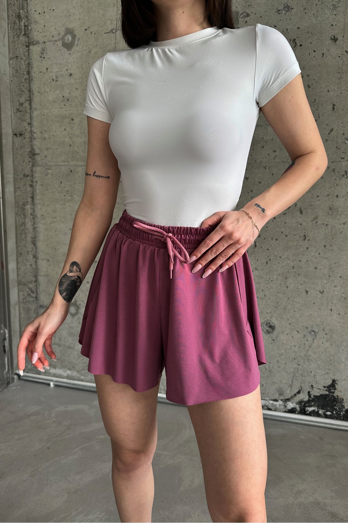 595 - Short ample mauve