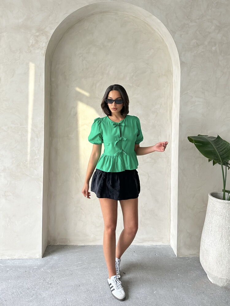 600 - Blouse à noeuds verte