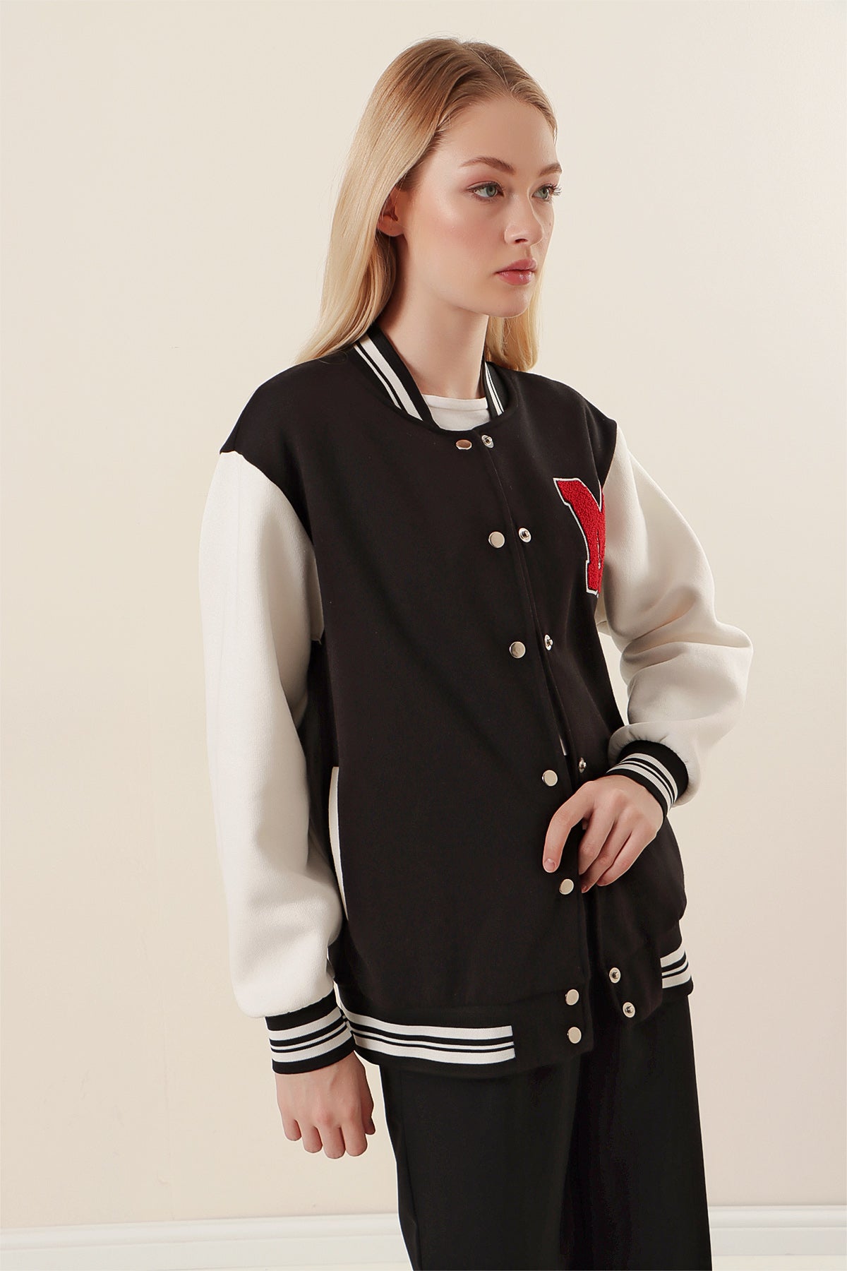 Veste américaine noire et blanche