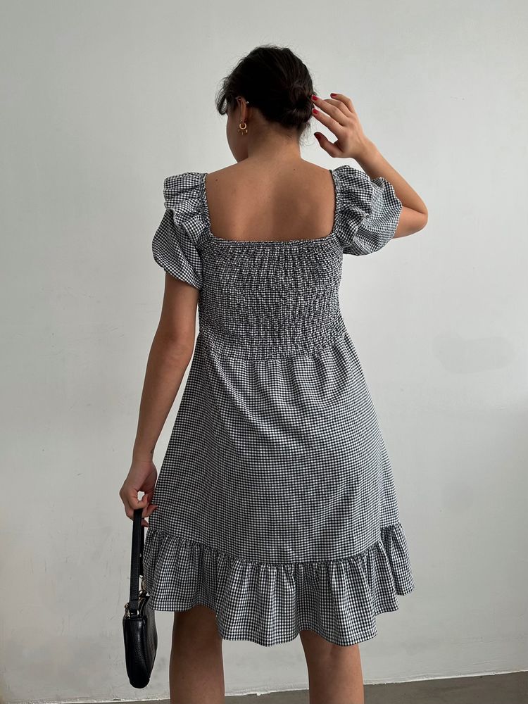 Robe à carreaux noire