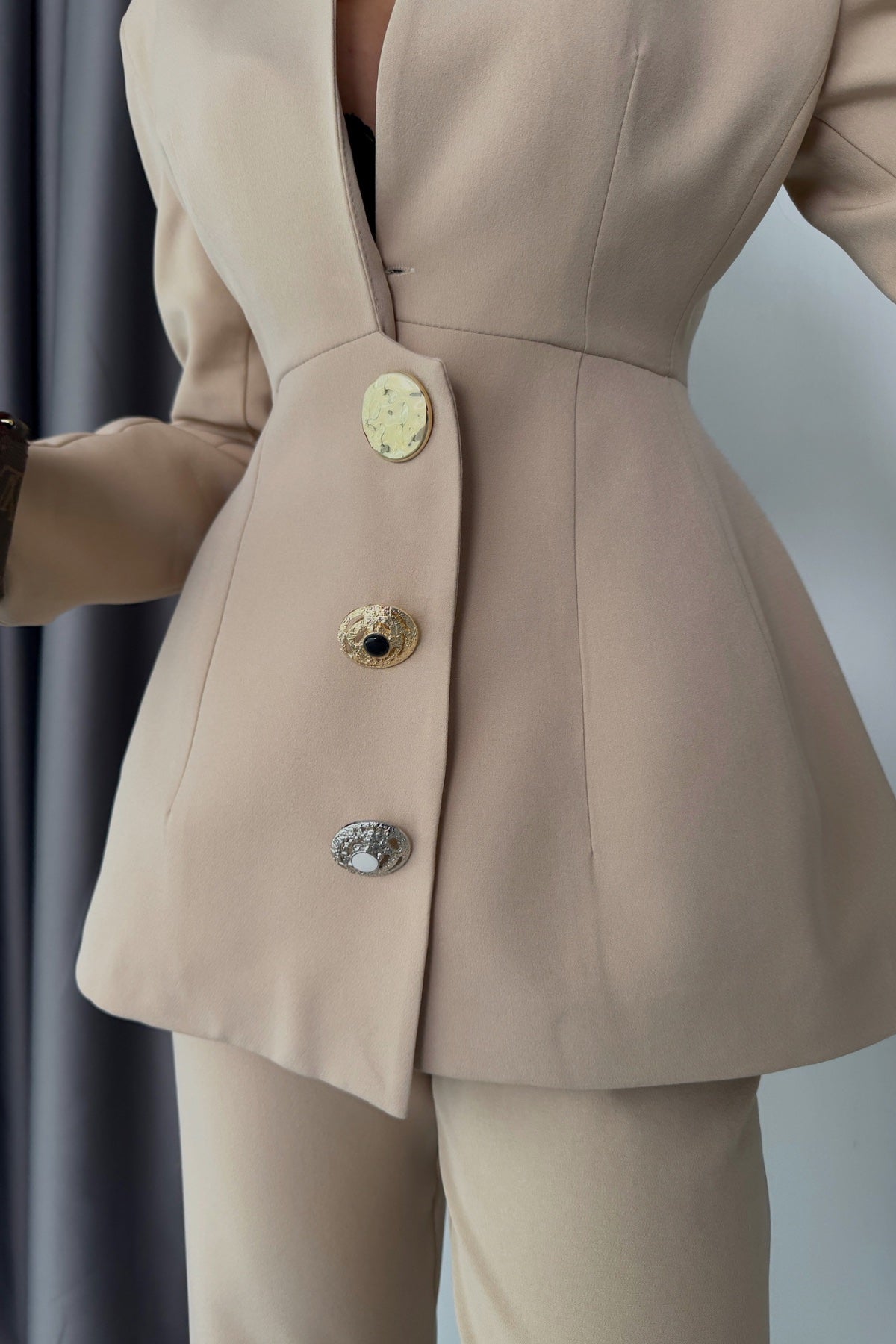 641 - Ensemble beige veste et pantalon