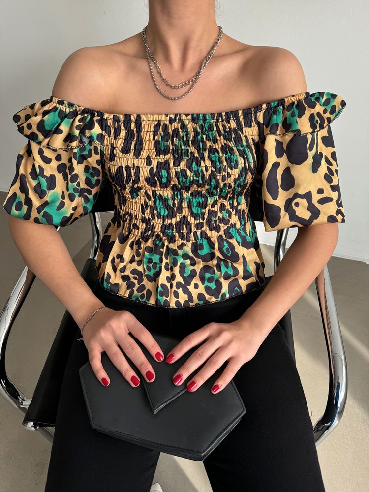 Crop top bouffant léopard