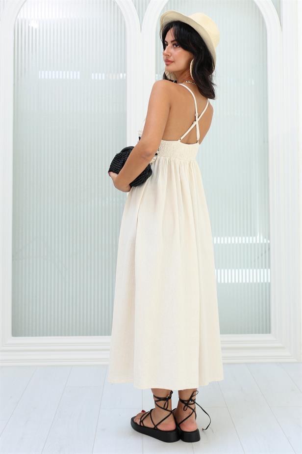 Robe brodée écru