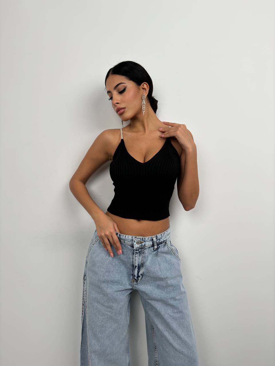 437 - Crop top noir + strass