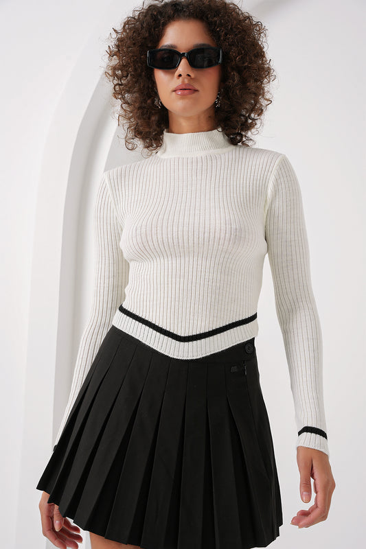 548 - Pull blanc / noir