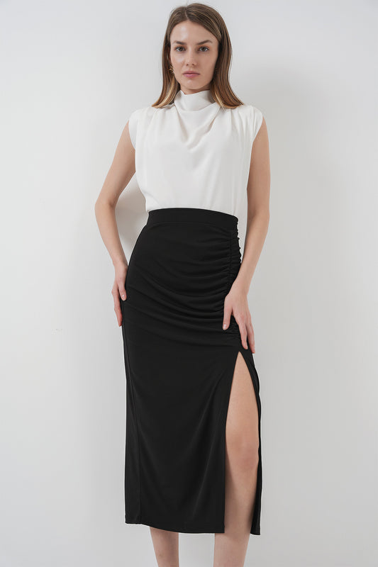 490 - Jupe noire fendue