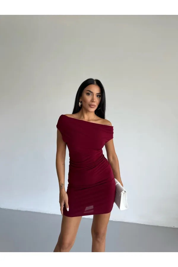 635 - Robe courte bordeaux