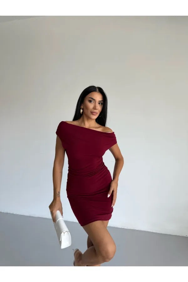635 - Robe courte bordeaux