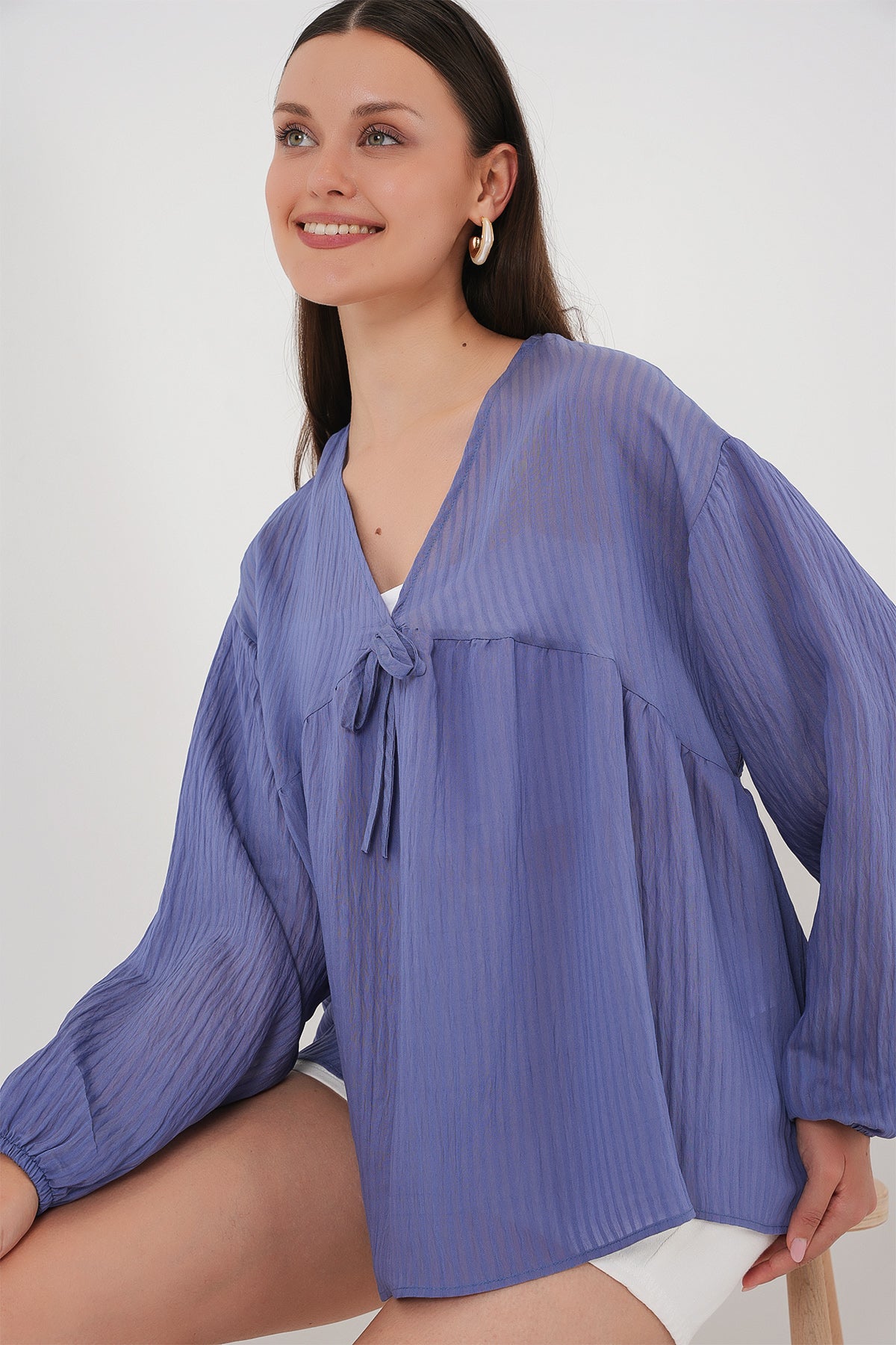 494 - Blouse col V bleu