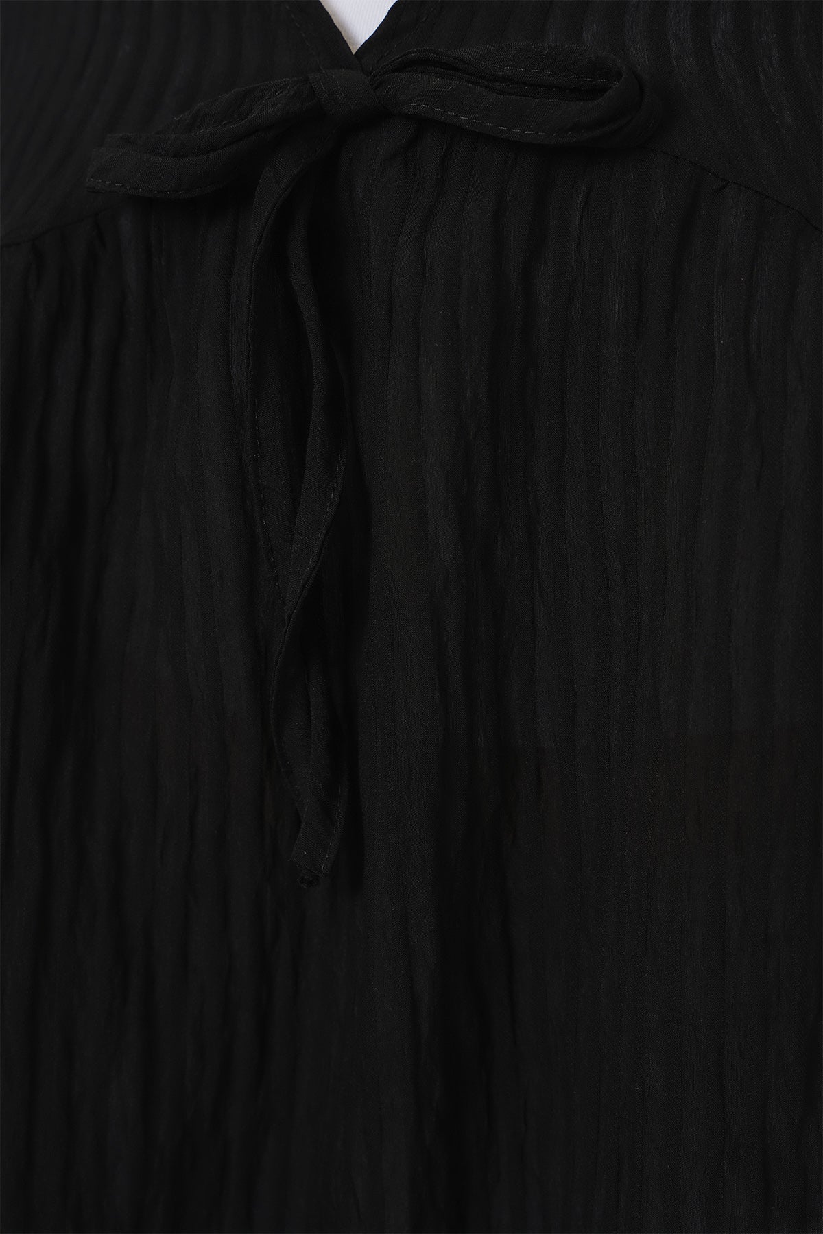 538 - Blouse col V noire