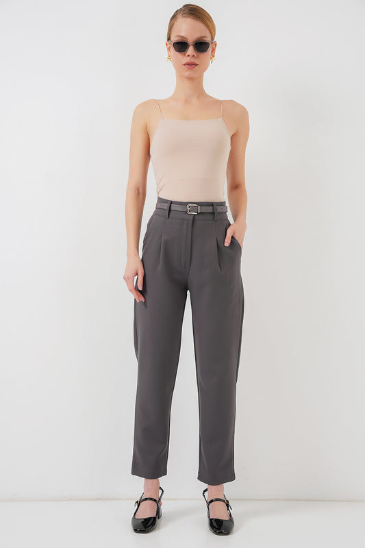 504 - Pantalon gris avec ceinture
