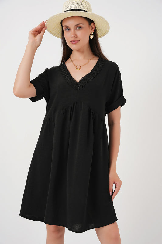 506 - Robe col V noire