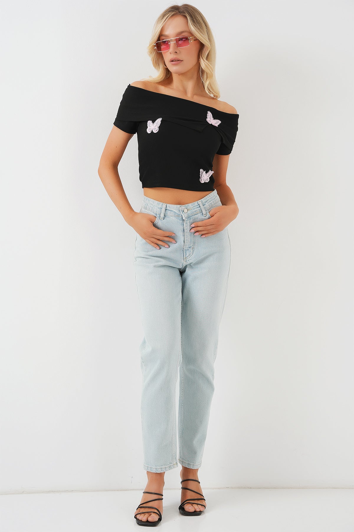 497 - Tee shirt noir papillons
