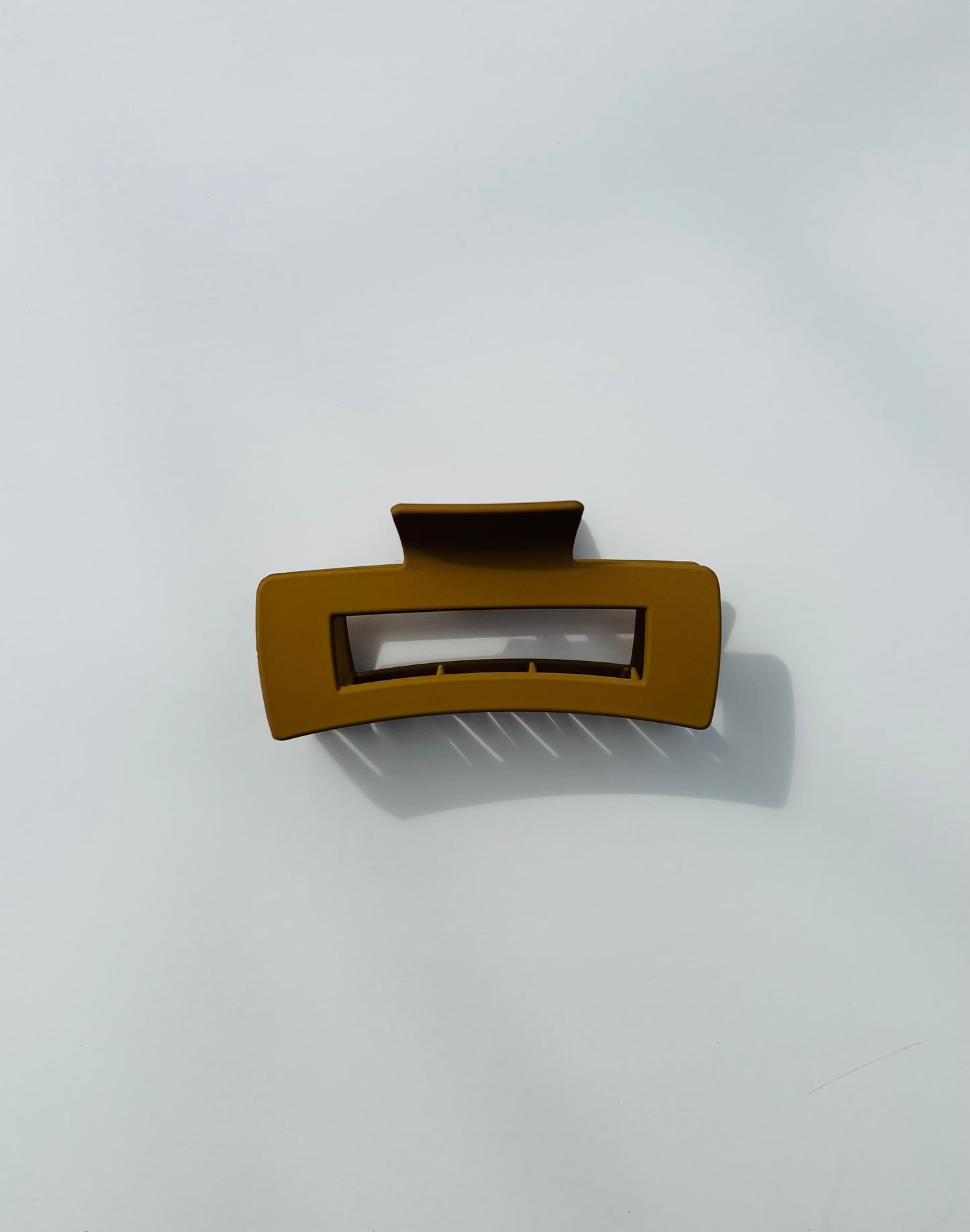 Pince mat marron